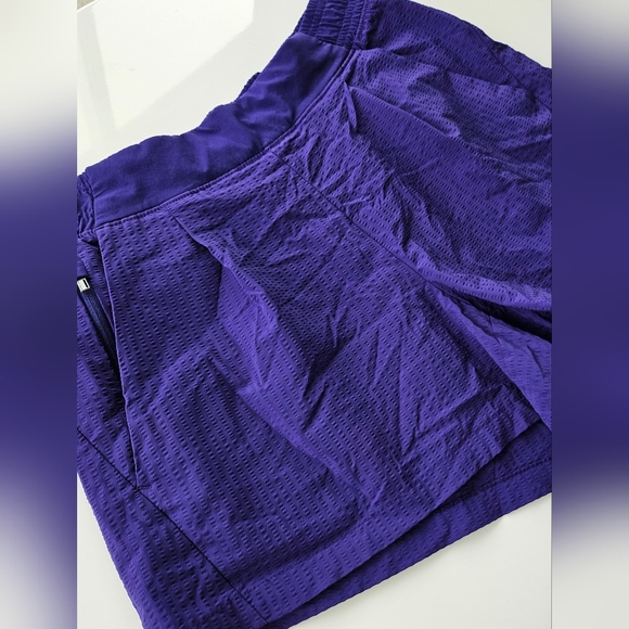 Women’s Athleta Size 4 Textured Brooklyn Short Purple Pockets - Picture 4 of 10